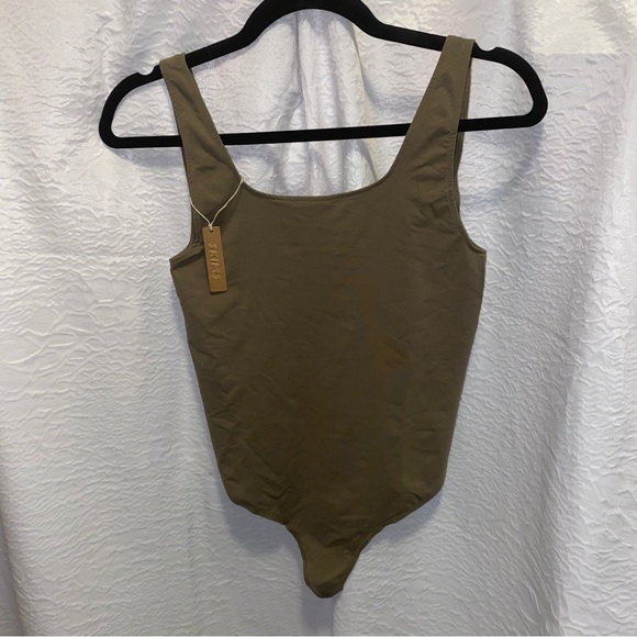 SKIMS Soft Smoothing Thong Bodysuit in Army Green | NWT Size Large - Picture 5 of 7